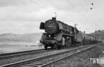 44 484 vom Bw Göttingen Vbf mit einem Kesselwagen-Ganzzug bei Bad Sooden-Allendorf. (05.1963) <i>Foto: Detlev Luckmann</i>