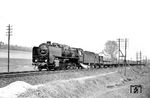 43 031 (Bw Erfurt) mit einem Güterzug Richtung Eisenach bei Gotha. Auch sie wurde für ein Versuchsprogramm 1930 mit großen Wagner-Windleitblechen ausgerüstet. (1931) <i>Foto: DLA Darmstadt (Hubert)</i>