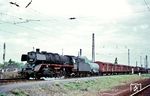 41 060 fährt mit Dg 7142 (Kaldenkirchen ab 11.18 Uhr - Viersen - Neersen - Krefeld - Gremberg an 14.00 Uhr) durch Köln-Nippes. (04.05.1968) <i>Foto: Helmut Dahlhaus</i>