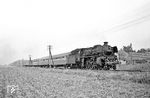 018 323 mit Sonderzug E 28022 zwischen Bedburg-Hau und Pfalzdorf. (14.09.1969) <i>Foto: Wolfgang Bügel</i>