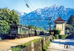 144 504 mit 144 507 vor einem Eilzug nach Berchtesgaden im Bahnhof Bad Reichenhall. (1979) <i>Foto: Karsten Risch</i>