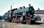 54 1717 genießt in ihrem Heimat-Bw München Hbf eine Pause in der Oktobersonne. Die 1923 bei J.A. Maffei in München gebaute Lok schied nach 40 Einsatzjahren am 10.05.1963 aus dem Dienst aus. (14.10.1956)  (14.10.1956) <i>Foto: Carl Bellingrodt</i>