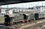 236 235 (Bw Wuppertal-Steinbeck) und 236 234 (Bw Finnentrop) abgestellt vor einem Bauzug in Schwelm.  (23.03.1972) <i>Foto: Helmut Dahlhaus</i>