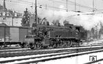 75 417 ist als Rangierfahrt im Bahnhof Schaffhausen unterwegs, um dort den D 7 zu übernehmen.  (03.02.1962) <i>Foto: Karl Wyrsch, Slg. D. Ammann</i>