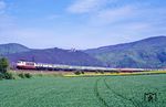 Unterhalb von Schloss Rothestein ist 103 179 mit FD 1982 "Alpenland" (Oberstdorf - Kempten - Augsburg - Würzburg - Hannover - Hamburg-Altona) bei Bad Sooden-Allendorf unterwegs. (30.04.1990) <i>Foto: Wolfgang Bügel</i>