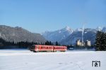 628 102 als RB 5524 nach Reutte in Tirol bei Vils. Im Hintergrund ist das Zementwerk Schretter zu sehen. (30.12.2005) <i>Foto: Stefan von Lossow</i>