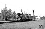 98 307 trifft mit V 100 1144 am Ort der Jubiläumsveranstaltung in Großhabersdorf ein. (21.05.1964) <i>Foto: Kurt Müller</i>