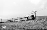 Mit dem E 4793 (Freiburg/Brsg - Rottweil) fährt E 44 1176 in Neustadt (Schwarzw) ein. (04.1965) <i>Foto: Kurt Müller</i>