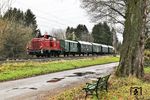 260 588 des Vereins Museumsbahn Bergische Bahnen/Förderverein Wupperschiene aus Radevormwald-Dahlhausen mit Sonderzug DPE 34818 von Remscheid-Güldenwerth zum Weihnachtsmarkt nach Mechernich (Eifel) in Solingen-Ohligs. (15.12.2024) <i>Foto: Joachim Bügel</i>