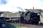 055 635 bedient die Gleisanschlüsse der Fa. Rheinstahl in Duisburg-Wanheim. Die Gleisanschlüsse wie auch die Firma sind heute Geschichte. (12.06.1969) <i>Foto: Bernd Kappel</i>