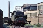 055 635 (Bw Duisburg-Wedau) rangiert in Duisburg-Wanheim.  (12.06.1969) <i>Foto: Bernd Kappel</i>