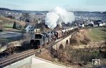 053 009 mit Ng 63220 auf der Nisterbrücke bei Unnau-Korb. (02.1975) <i>Foto: H. Kuhnke</i>