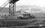 Ein Gleiskraftwagen der Bahnmeisterei auf Inspektionsfahrt in Wppertal-Uterbarmen. (1936) <i>Foto: DLA Darmstadt (Bellingrodt)</i>