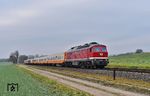 Bei Stadtroda war es mit der Sonnenherrlichkeit vorbei als 232 690 der Erfurter Bahnservice Gesellschaft mit dem Sonderzug nach Schwarzenberg (Erzgebirge) erschien. (14.12.2024) <i>Foto: Ralf Opalka</i>