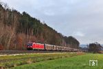 187 133 liefert die letzten Weihnachtspakete (wenn auch zu spät) im EZ 51020 von Maschen nach Mannheim Rbf, aufgenommen bei Wächtersbach.  (24.12.2024) <i>Foto: Joachim Bügel</i>