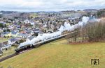 Und so sah das Ganze mit der Drohne aus: 52 8141 mit DPE 77117 bei Schönfeld-Wiesa. (22.12.2024) <i>Foto: Joachim Schmidt</i>