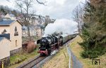 Mit Sonderzug DPE 77117 von Niederwiesa nach Cranzahl ist 52 8141 der Ostsächsischen Eisenbahnfreunde Löbau in Annaberg-Buchholz unterwegs. (22.12.2024) <i>Foto: Joachim Schmidt</i>