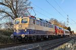 Auch vor der Einfahrt nach Solingen Hbf kam der abgeschleppte DLr 27797 mit E 10 1239 und 218 191 nochmals zum Halten. So gelang noch ein Abschiedsfoto. (27.12.2024) <i>Foto: Joachim Bügel</i>