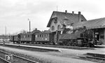 63 386 mit P 9375 nach Scheidegg im Bahnhof Röthenbach (Allg). (20.04.1962) <i>Foto: Karl Wyrsch, Slg. D. Ammann</i>