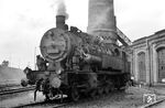 93 1073 genießt eine Pause in ihrem Heimat-Bw Kassel. (09.07.1960) <i>Foto: Jacques H. Renaud</i>