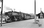 50 542 vom Bw Bestwig vor P 2680 nach Warburg in Kassel Hbf. (09.07.1960) <i>Foto: Jacques H. Renaud</i>