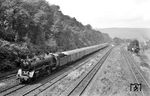 01 195 vom Bw Paderborn fährt mit D 197 (M Gladbach - Leipzig) in Kassel Hbf ein. (09.07.1960) <i>Foto: Jacques H. Renaud</i>