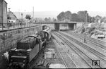 Die Kasselaner 50 833 mit einem Personenzug in Kassel-Wilhelmshöhe. (09.07.1960) <i>Foto: Jacques H. Renaud</i>