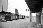 Lok 1 ist mit Zug P 17 aus Wellerode Wald im Endbahnhof Kassel-Bettenhausen angekommen. 1966 wurde die Söhrebahn stillgelegt. (10.07.1960) <i>Foto: Jacques H. Renaud</i>