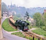 50 2146 fährt mit dem Sandzug Gag 56355 durch Rochsburg. (13.05.1985) <i>Foto: Joachim Schmidt</i>
