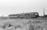 Ein ETA 150 mit Steuerwagen ESA 150 124 als Nt 2522 nach Osnabrück bei Löhne (Westf). (22.07.1965) <i>Foto: Wolfgang Jahn</i>