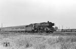 01 176 vom Bw Paderborn mit D 1035 (Aachen - Leipzig) kurz vor Löhne (Westf). (22.07.1965) <i>Foto: Wolfgang Jahn</i>