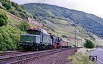 194 580 mit 01 118 auf dem Weg nach Köln nördlich von Assmannshausen. (25.05.1990) <i>Foto: Joachim Bügel</i>