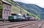 194 580 mit 01 118 in Kaub. (25.05.1990) <i>Foto: Joachim Bügel</i>