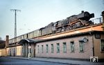 Kölner Karneval der anderen Art: Am Karnevalsdienstag 1968 fährt die Trierer 01 073 vor dem E 554 (Köln-Deutz – Trier) durch den Bahnhof Köln Süd. (27.02.1968) <i>Foto: Helmut Dahlhaus</i>