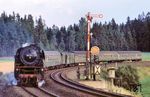 001 103 mit dem E 1649 (Ludwigshafen – Bamberg – Hof), den die 01 in Bamberg übernommen hatte, bei Stammbach. (07.06.1971) <i>Foto: Helmut Dahlhaus</i>