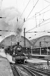 78 404 vom Bw Friedberg (Hess) macht sich in Frankfurt/M Hbf mit P 3773 auf den Weg nach Nidda. (10.1962) <i>Foto: Karl-Ernst Maedel</i>