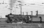 01 1088 (Bw Osnabrück Hbf) startet mit dem D 93 nach Hamburg-Altona im Bahnhof Hamm (Westf). (10.09.1965) <i>Foto: Wolfgang Jahn</i>