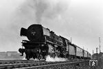 Die Paderborner 01 230 mit einem Eilzug bei Hamm (Westf). (10.09.1965) <i>Foto: Wolfgang Jahn</i>