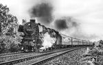 012 063 mit dem schnellsten Zug auf der Emslandstrecke, dem D 714 (München - Norddeich), nördlich von Meppen. (29.05.1975) <i>Foto: Joachim Schmidt</i>