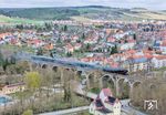 Auf der Rückfahrt von Weimar nach Saalfeld (Saale) überquerte 03 2155 das Ilmviadukt in Stadtilm. Mit einer Gesamtlänge von 200 Metern, einer Höhe von 18 Metern und insgesamt 13 Bogen galt das Viadukt bei seiner Eröffnung im Jahr 1894 als eine der größten Eisenbahnbrücken seiner Zeit.  (06.04.2025) <i>Foto: Joachim Schmidt</i>