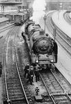 01 098 vom Bw Berlin Lehrter Bf machte wohl noch einige Probleme, bevor sie von Hamburg Hbf aus zurück nach Berlin fahren konnte. (14.05.1935) <i>Foto: Helmut Tauber</i>