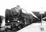 Die fabrikneue 03 087 (Bw Halberstadt) vor einem Eilzug im Bahnhof Goslar. (06.1932) <i>Foto: Privatfoto</i>