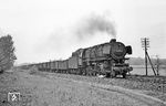 044 384 vom Bw Emden rollt mit einem Gag aus Emden bei Bentlage auf Rheine zu. (19.05.1970) <i>Foto: Wolfgang Bügel</i>