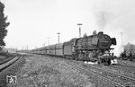 044 384 (Bw Emden) hatte im Rangierbahnhof Rheine ihre Zuggarnitur gewechselt (vgl. Bild-Nr. 108674) und fuhr jetzt mit leeren Fad-Wagen weiter in Richtung Münster (Westf). (19.05.1970) <i>Foto: Wolfgang Bügel</i>