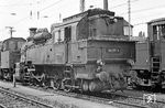 094 207 war im Bw Wuppertal-Vohwinkel nach einer L2-Ausbesserung im AW Lingen (Ems) als Reservelok konserviert abgestellt worden. Im Mai 1972 wurde sie noch nach Hamm (Westf) abgegeben. (21.07.1970) <i>Foto: Wolfgang Bügel</i>