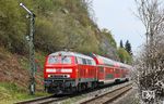 Freie Fahrt für 218 409 mit RE 4861 nach München am Einfahrsignal von Nabburg. (14.04.2025) <i>Foto: Joachim Bügel</i>