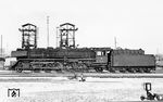 45 010 abgestellt zum Ende ihres Einsatzes als Bremslok für die LVA München im Bw Mühldorf (Oberbay). (01.1969) <i>Foto: unbekannt</i>