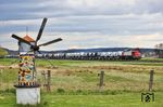 An einer Gartenmühle bei Pfreimd ist 4185 115 mit GAG 98679 (Hosena - Schwandorf) unterwegs. (15.04.2025) <i>Foto: Joachim Bügel</i>