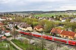 218 403 fährt mit RE 4862 nach Hof durch Nabburg. (15.04.2025) <i>Foto: Joachim Bügel</i>
