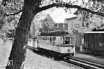 Triebwagen 145 (Herbrand & Co, Köln, Baujahr 1912) der Filderbahn in Stuttgart-Plieningen. Die Filderbahn-Gesellschaft wurde am 14. Juli 1884 zur Erschließung der südlich von Stuttgart gelegenen Filder-Hochebene gegründet und war die erste Privatbahn in Württemberg. Die Bahnstrecke Stuttgart-Möhringen – Stuttgart-Hohenheim über Plieningen wird heute durch Omnibuslinien der Stuttgarter Straßenbahnen (SSB) bedient. (09.1959) <i>Foto: Jürgen Hagemann, Slg. R. Garn</i>